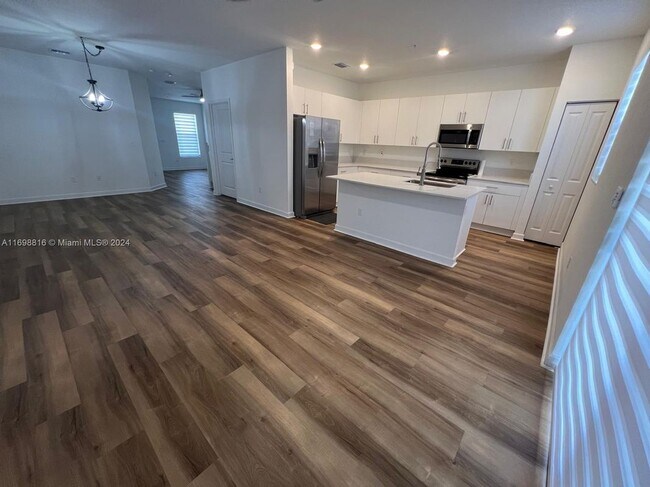 Foto del edificio - 256 SW 159th Terrace