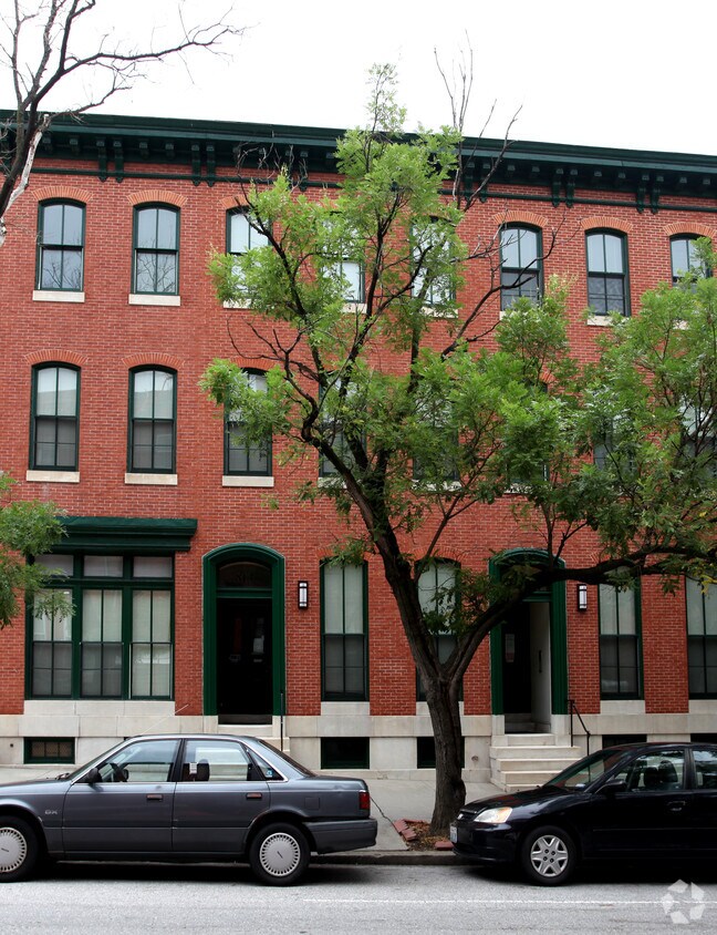 Building Photo - 813 N Calvert St
