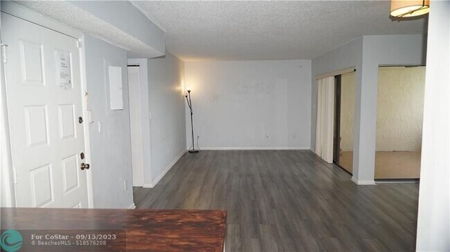 Foto del edificio - 1164 N Hiatus Rd