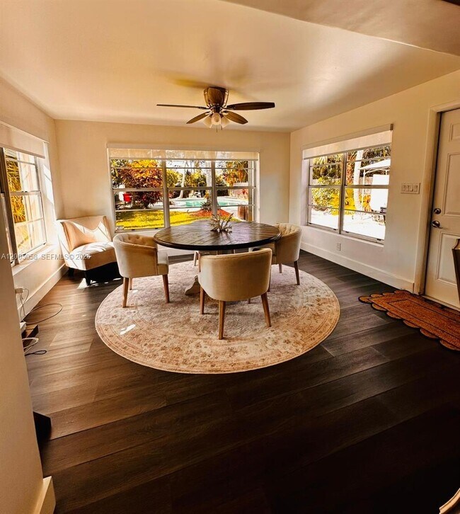 Foto del edificio - 2911 Monroe St