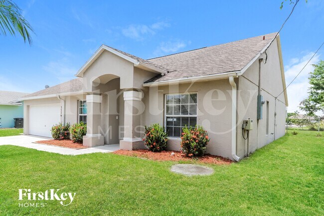 Building Photo - 3526 SW Rosardo St