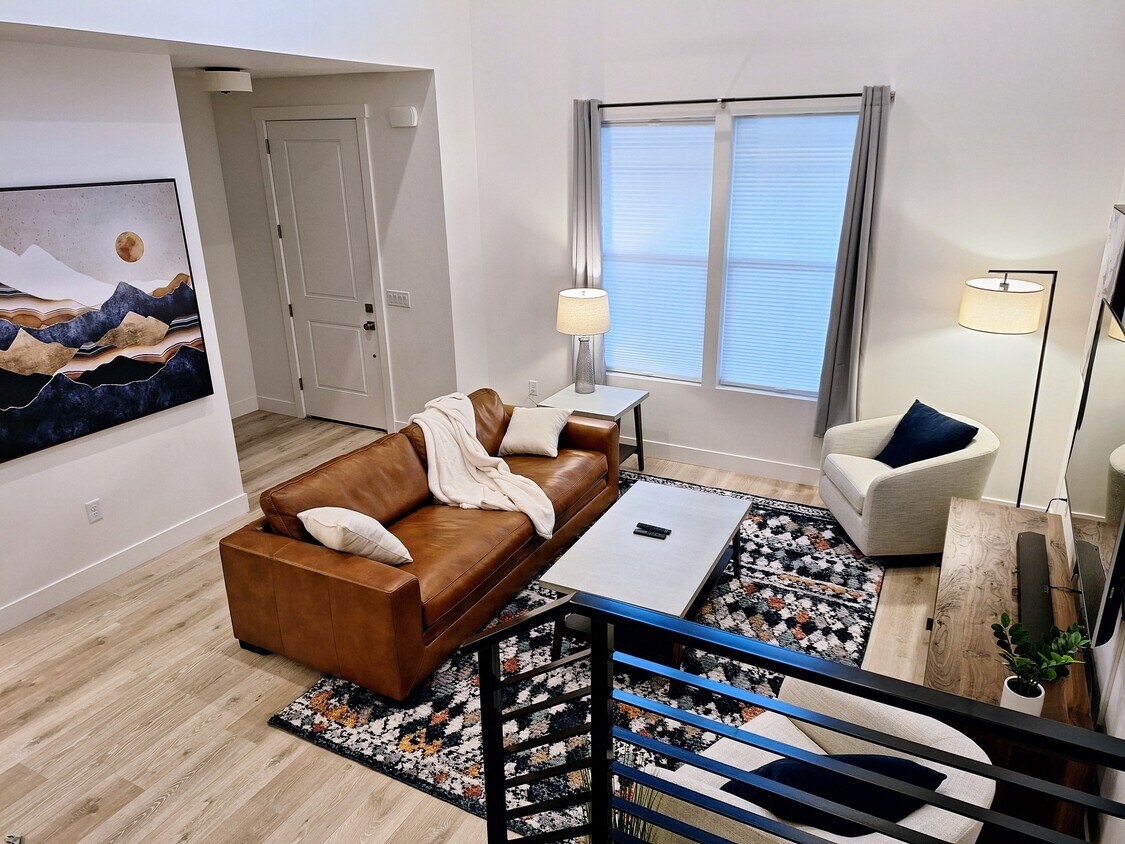 Foto principal - 5644 S Garnet Dr