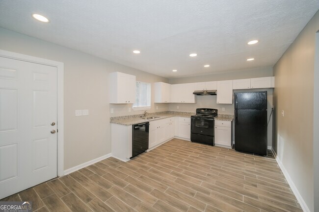 Building Photo - 205 Wellington Dr