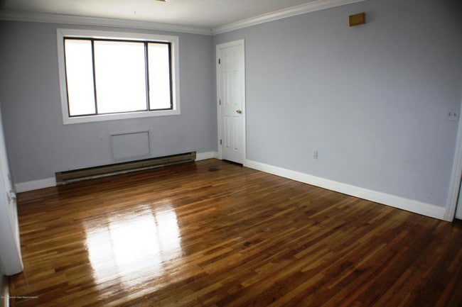 Building Photo - 33 Korman Rd