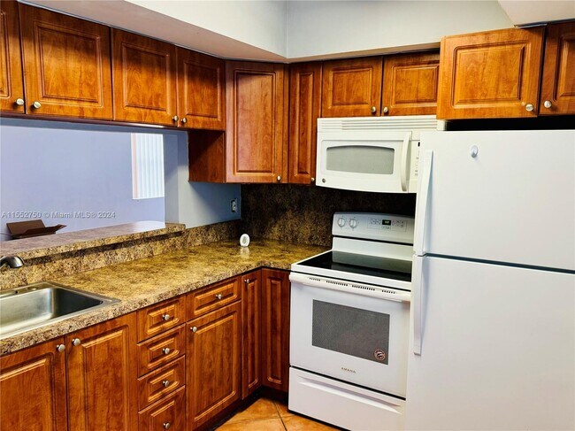 Building Photo - 20752 SW 83rd Ave