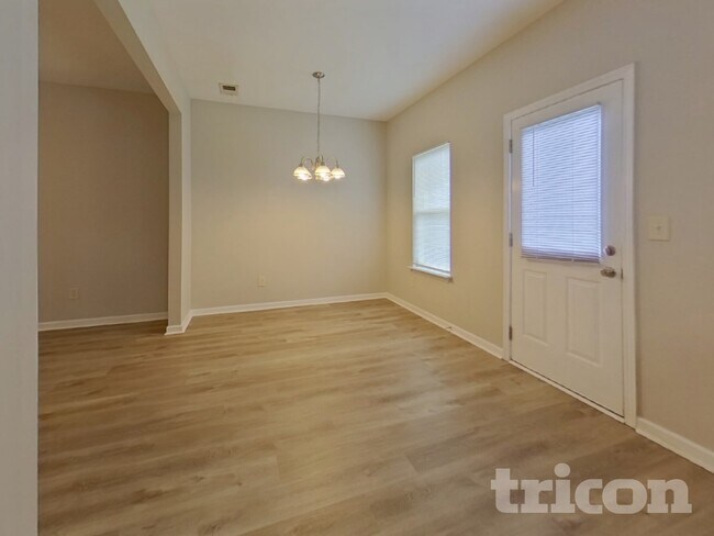 Foto del edificio - 74 Wyndham Ct