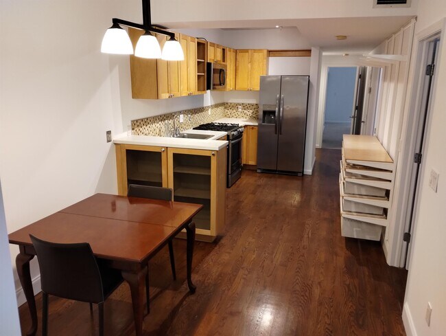 Foto del edificio - 2870 Pine Tree Dr