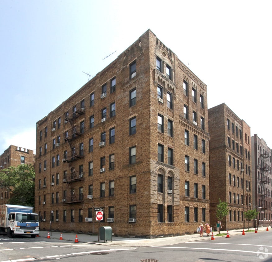 Primary Photo - 3115 Brighton 4th St