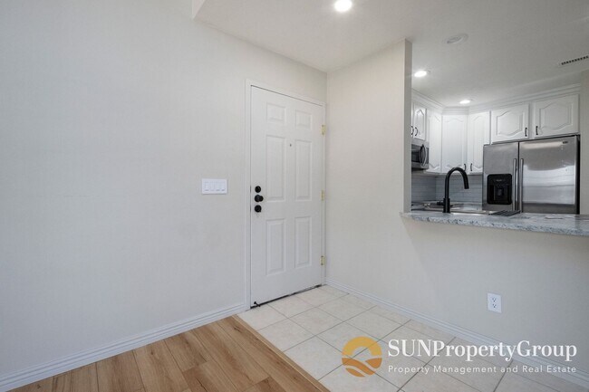 Foto del edificio - Luxury Condo In Desirable Salt Lake Community