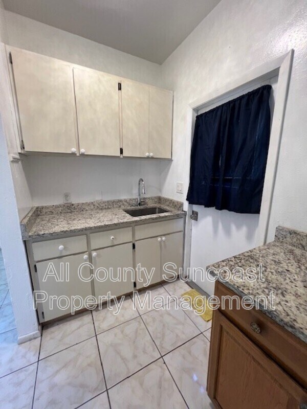 Foto del edificio - 4527 44th Ave N