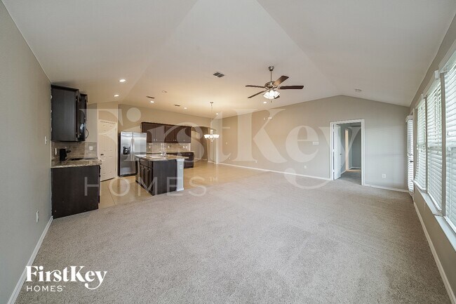 Foto del edificio - 2513 Weatherford Heights Dr