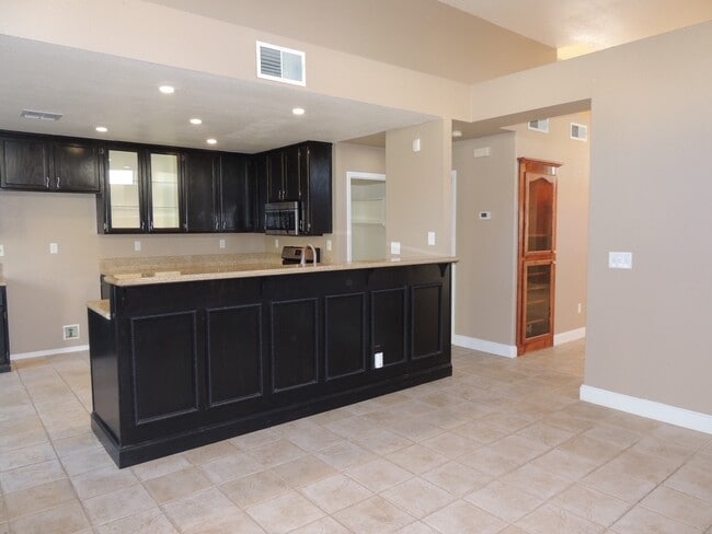 Foto del edificio - 8255 Point Arena Ct