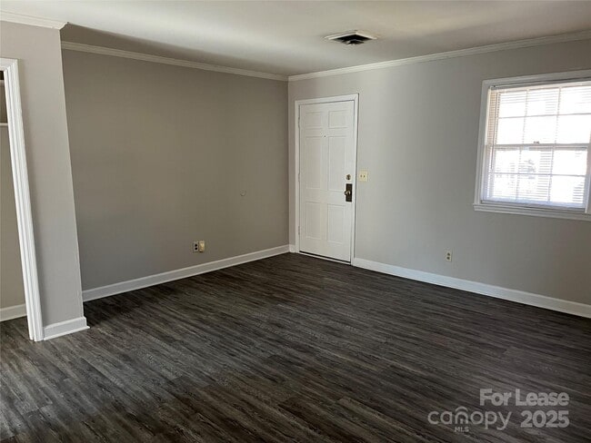 Building Photo - 600 Montgomery Ave