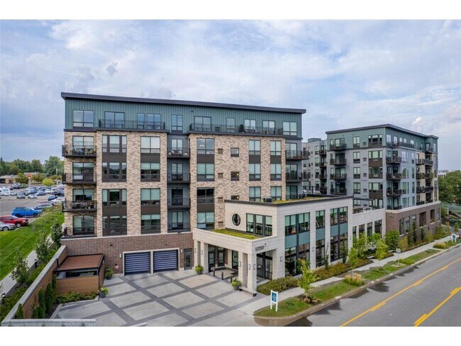Foto del edificio - 5220 Eden Ave