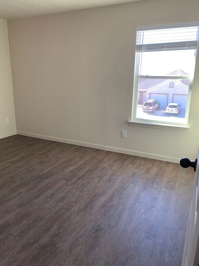 Foto del edificio - 6704 Student Union Dr