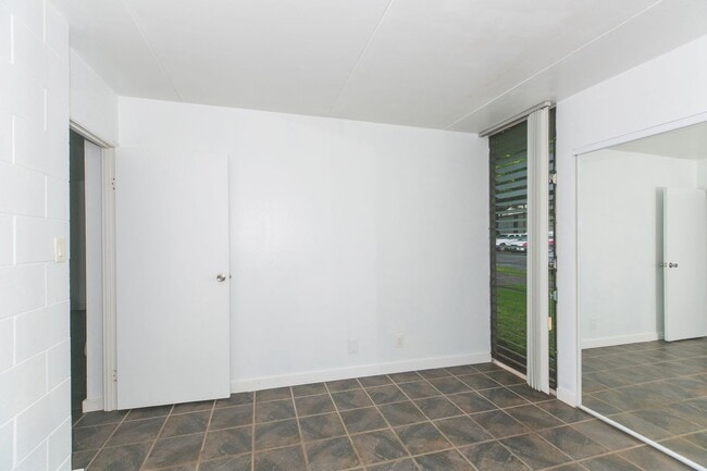 Building Photo - Nahoa Apartments - Ground Floor 2-bdrm/1-bath