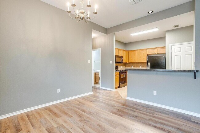 Foto del edificio - Charming 3-Bed, 2-Bath Duplex in Burleson