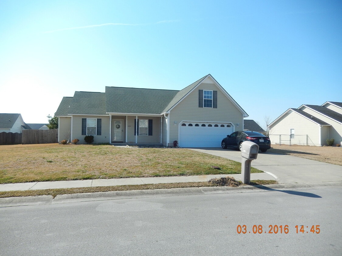 1213 Wormwood Branch Ct, Havelock, NC 28532 House Rental in Havelock