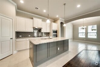 Building Photo - 3610 Worthington Dr