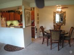 Dining Room - Courts Of Williamsburg