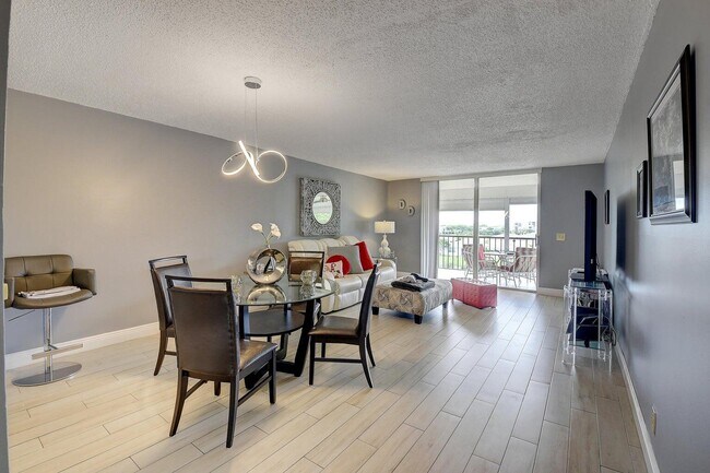 Foto del edificio - 14723 Cumberland Dr