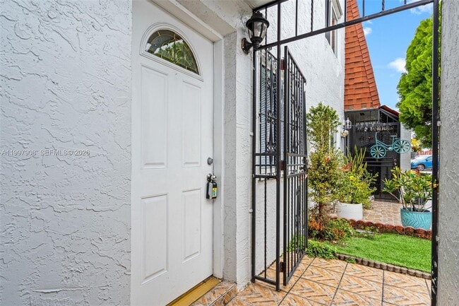 Foto del edificio - 319 NW 109th Ave