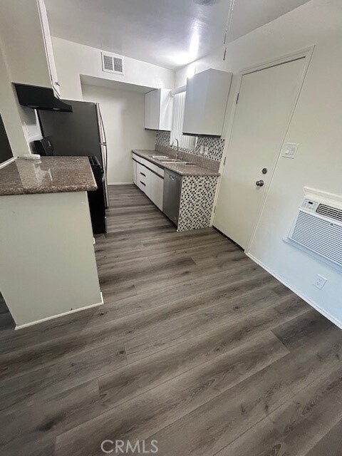 Foto del edificio - 37111 Cathedral Canyon Dr