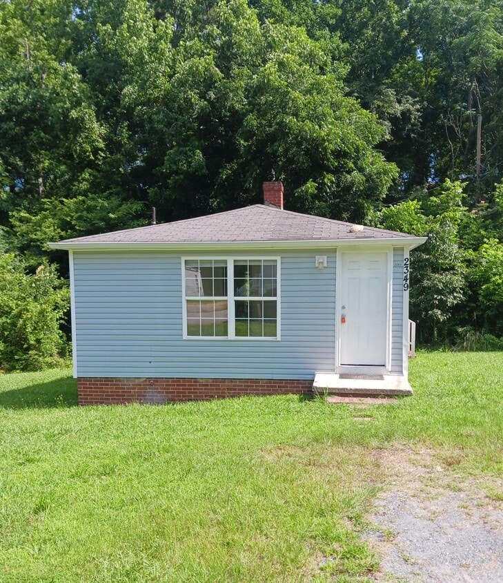 Primary Photo - One Bedroom House Availalble for Rent in L...