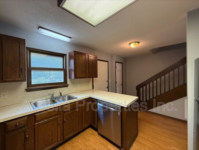 Foto del edificio - 507 Manor Dr