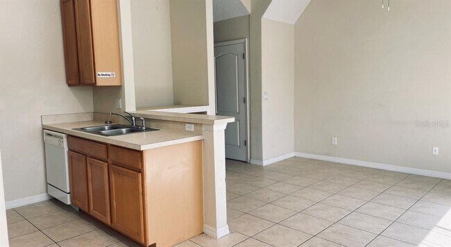 Building Photo - 2325 Caravelle Cir