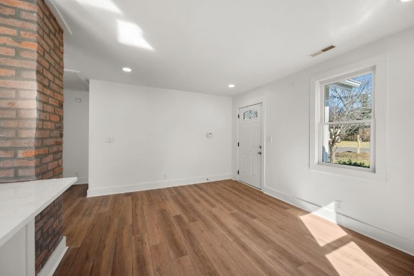 Building Photo - 910 Apex St