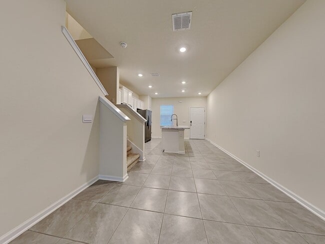 Building Photo - 519 Big Tree Wy