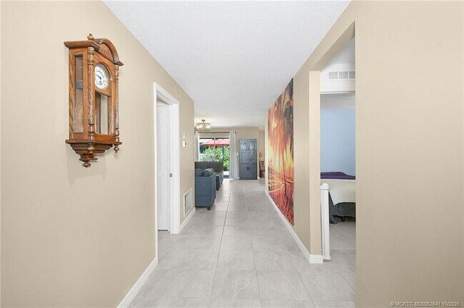 Foto del edificio - 5501 Jamboree Dr