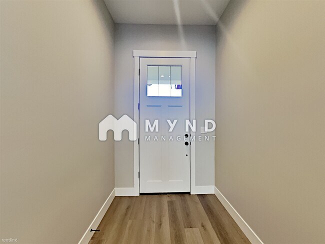 Foto del edificio - 4 br, 3.5 bath House - 294 Commodore Dr