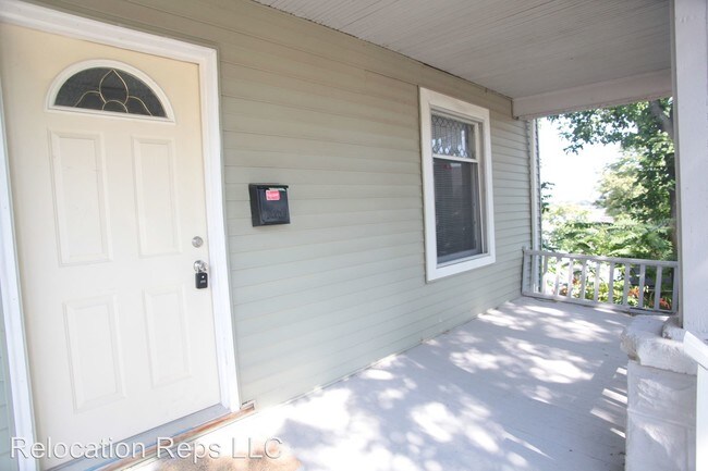 Building Photo - 3 br, 1 bath House - 611 Grand Ave.
