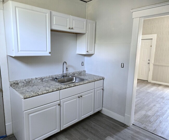 Foto del edificio - 3912 Archwood Ave