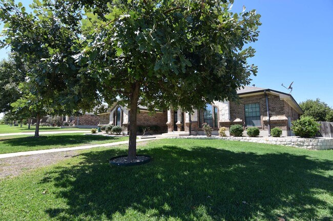 Building Photo - 2607 Green Giant Dr