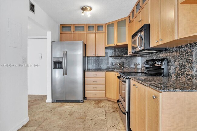 Foto del edificio - 1300 NE Miami Gardens Dr