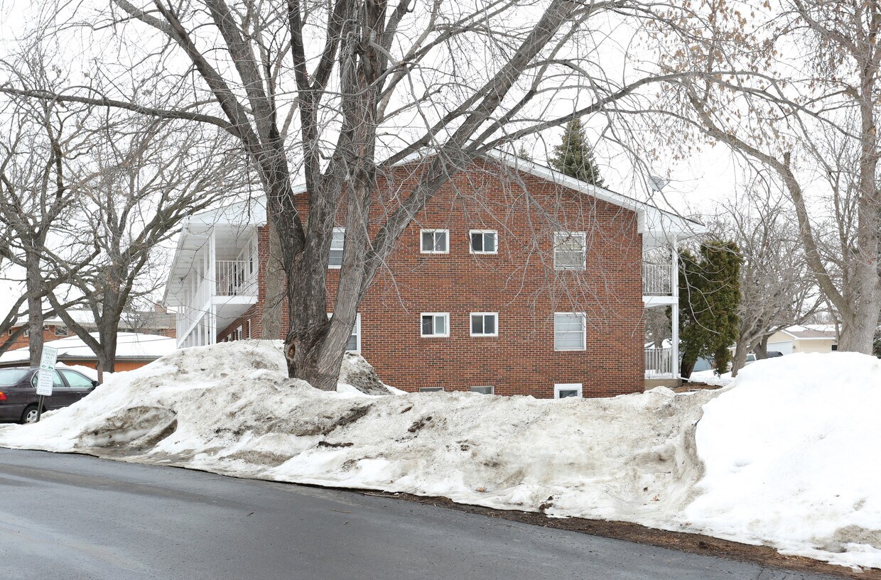 Building Photo - 7400 Lyric Ln NE