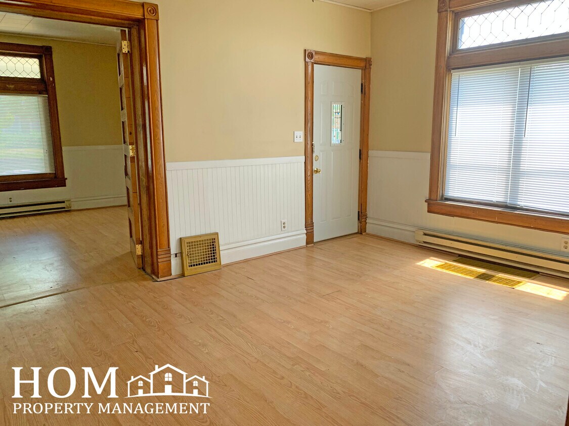 Foto principal - 704 N 2nd St
