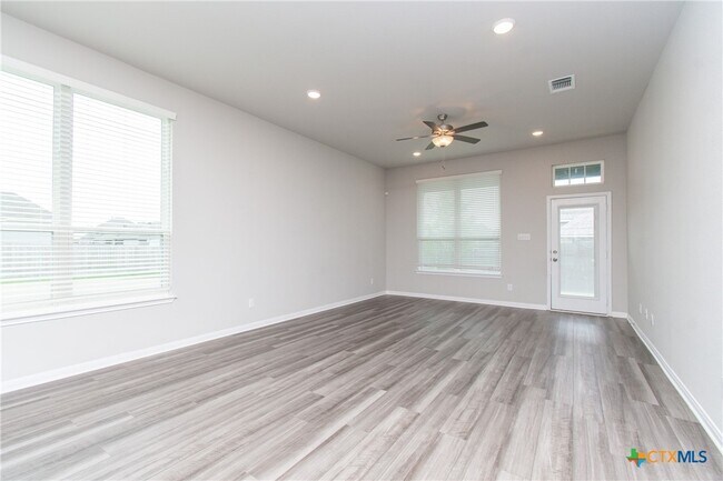 Foto del edificio - 8207 Montclair Dr