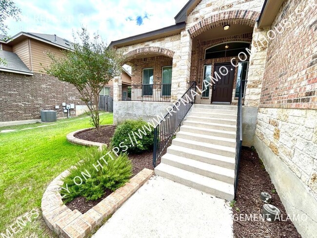 Foto del edificio - **COMING SOON!* 4 Bedroom / 2 Bath Home Ne...