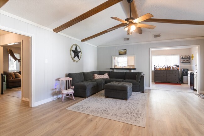 Foto del edificio - 13418 Paradise Valley Dr