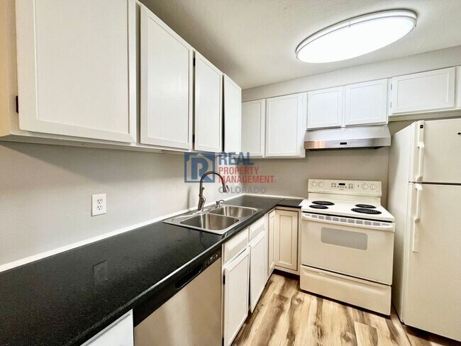 Foto del edificio - 5300 Cherry Creek S Dr