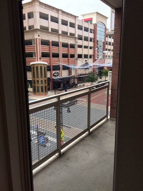 Foto del edificio - Beautiful 1 bedroom / 1 bath condo with ba...