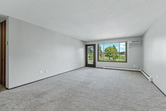 Building Photo - 4009 Heritage Hills Dr