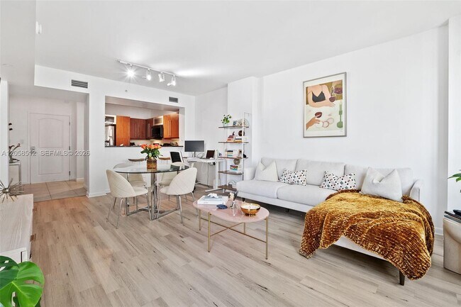 Foto del edificio - 7350 SW 89th St