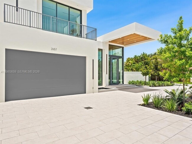 Building Photo - 2657 NE 34th St