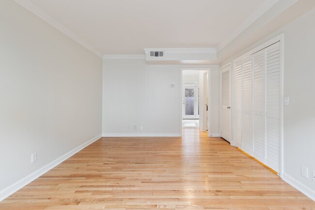 Foto del edificio - 3315 Fairmont Dr