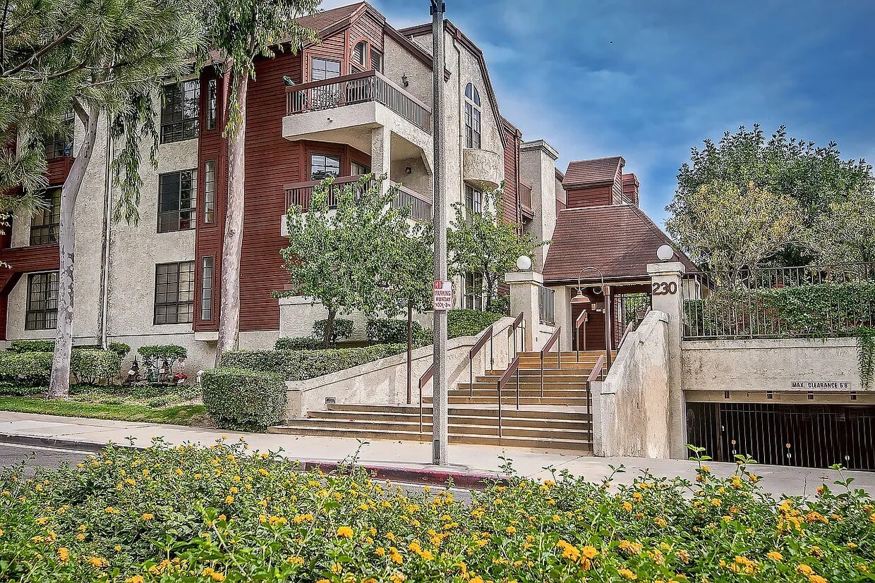 Foto principal - 230 Bethany Rd